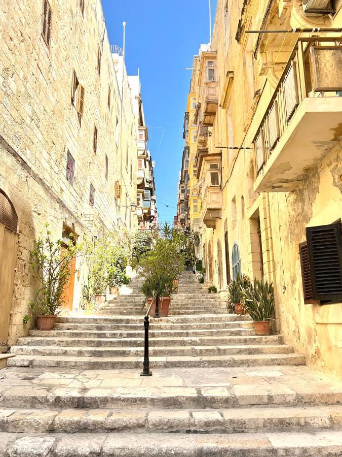 Modern Central 2Br Flat In Valletta By Arcobnb Exterior photo